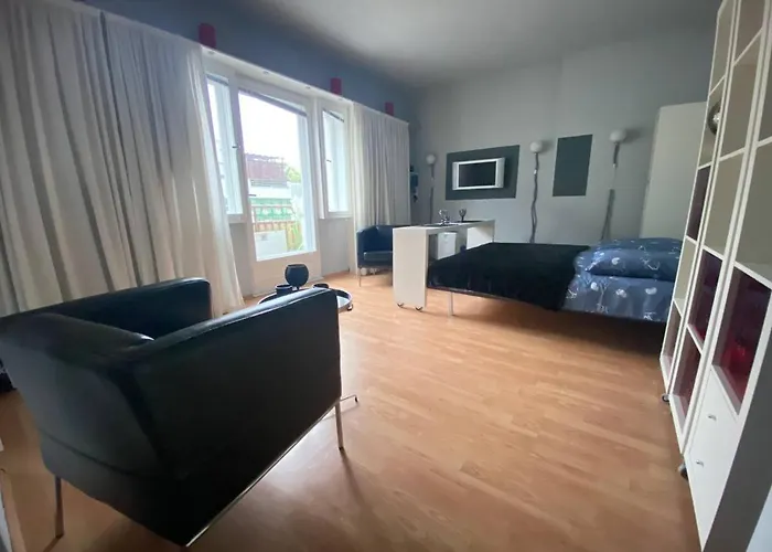 Cozy Modern With Small Balcony In The Heart Of ברלין