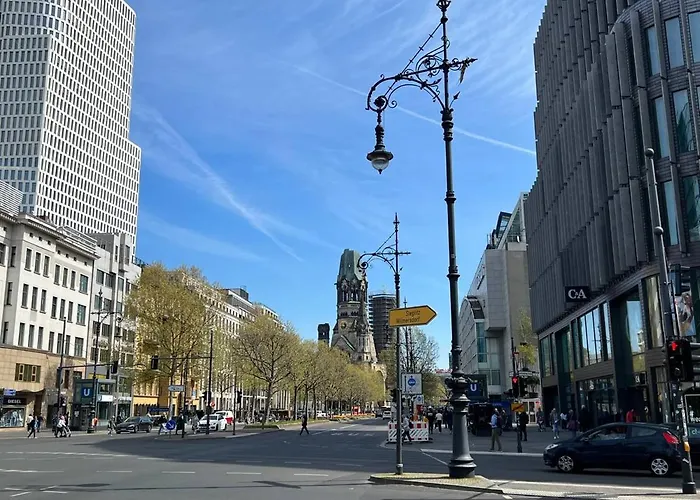 Cozy Modern With Small Balcony In The Heart Of Apartman Berlin