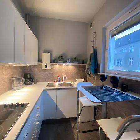 Cozy Modern With Small Balcony In The Heart Of Apartament *