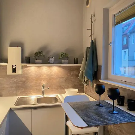 Apartamento Cozy Modern With Small Balcony In The Heart Of