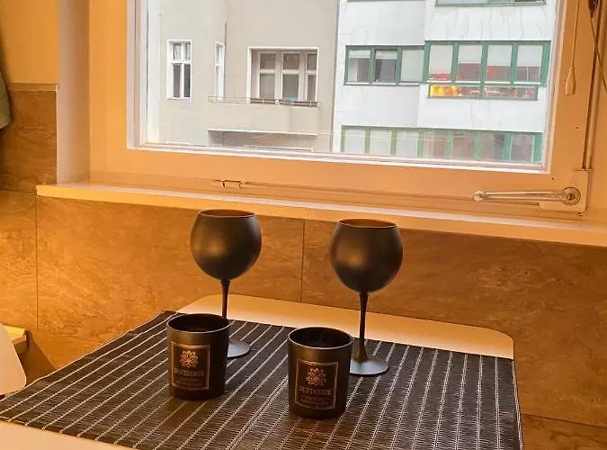 Cozy Modern With Small Balcony In The Heart Of Daire