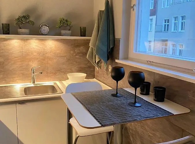 Cozy Modern With Small Balcony In The Heart Of Daire