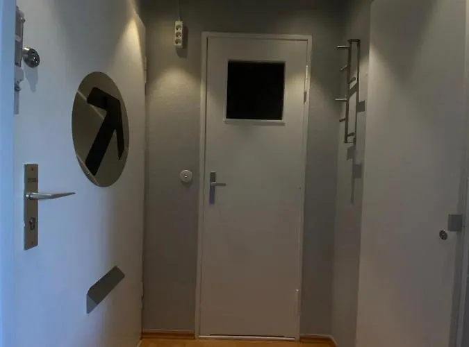 Daire Cozy Modern With Small Balcony In The Heart Of Berlin